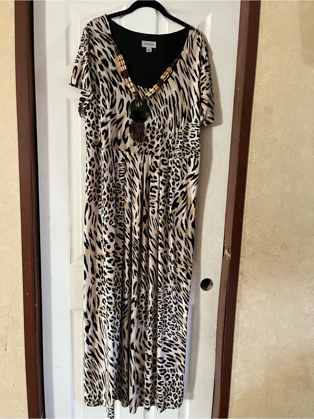 Avenue Plus Size Leopard Print Maxi Dress Solid Black Scoop Neck 18/20 Like New